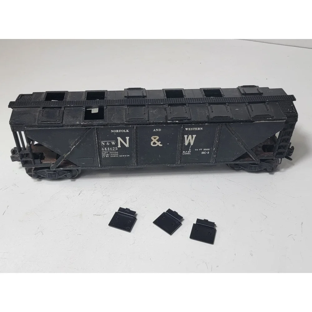 Lionel O Gauge Norfolk & Western Covered Hopper Open Hatches #644625 Model Train
